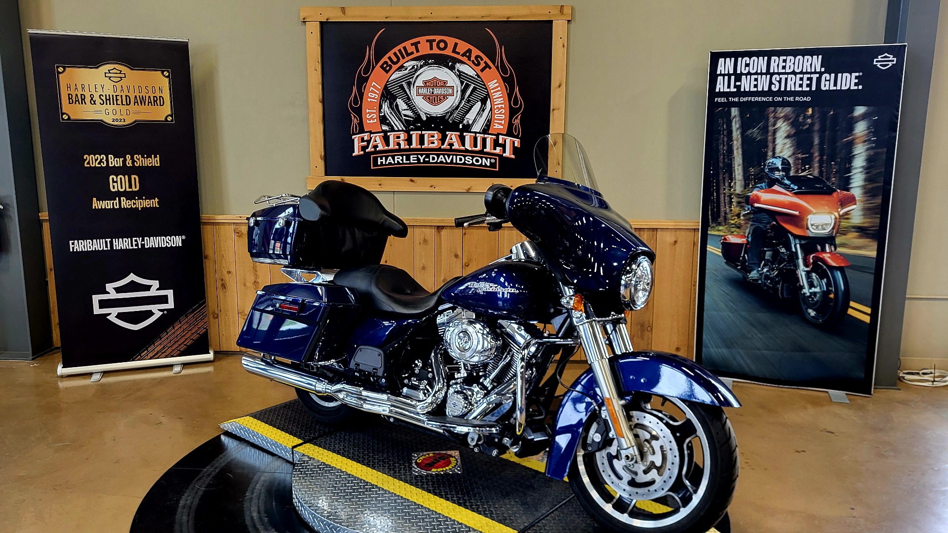 2012 Harley-Davidson Street Glide® in Faribault, Minnesota - Photo 2