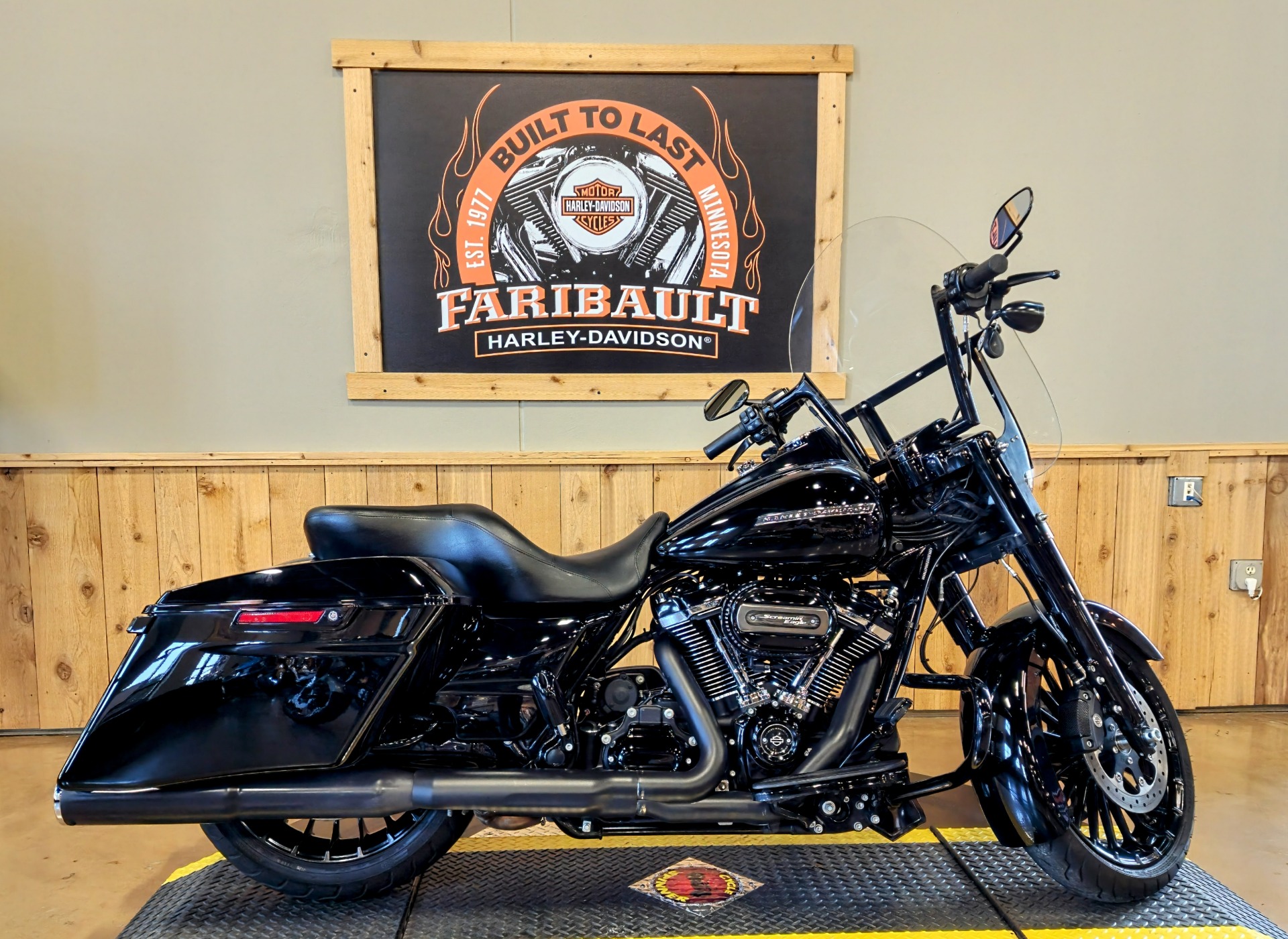 2017 Harley-Davidson Road King® Special in Faribault, Minnesota - Photo 1