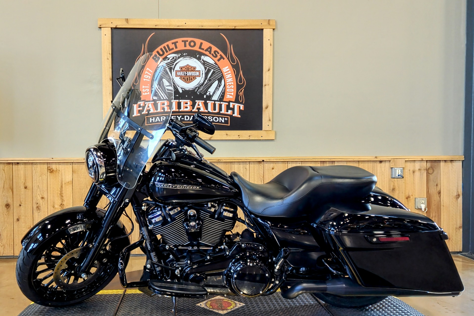 2017 Harley-Davidson Road King® Special in Faribault, Minnesota - Photo 5
