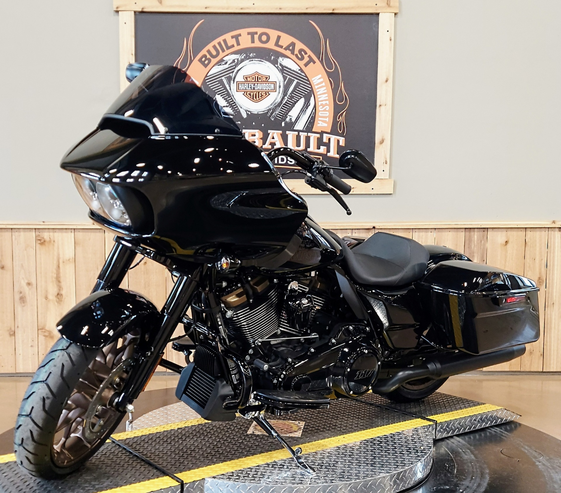 2022 Harley-Davidson Road Glide® ST in Faribault, Minnesota - Photo 4