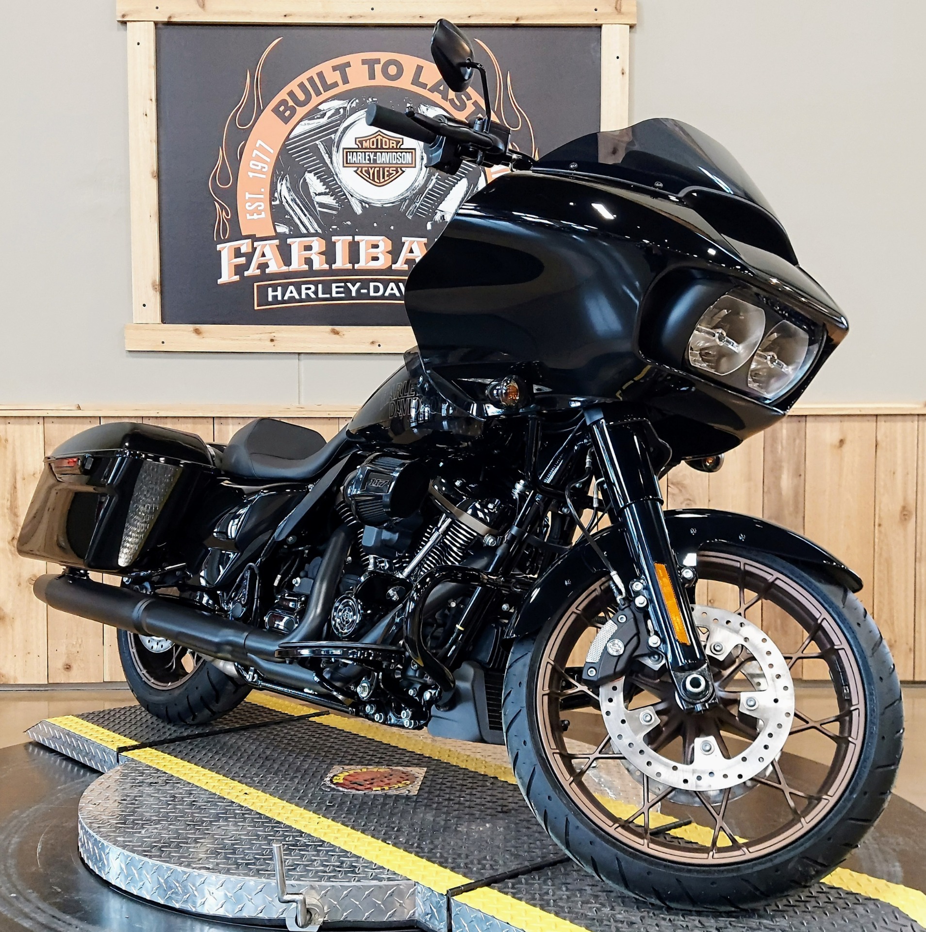 2022 Harley-Davidson Road Glide® ST in Faribault, Minnesota - Photo 2