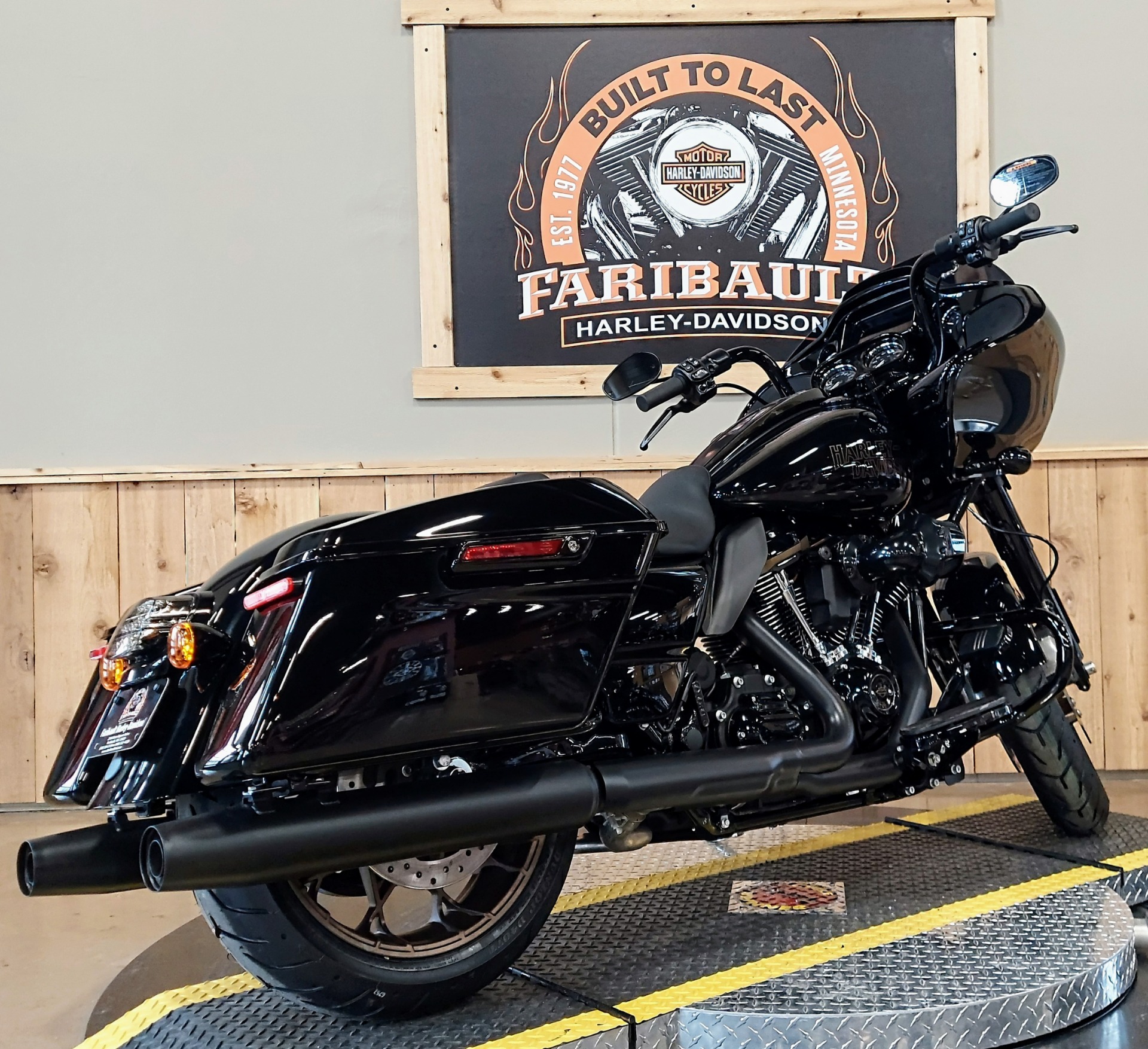 2022 Harley-Davidson Road Glide® ST in Faribault, Minnesota - Photo 8