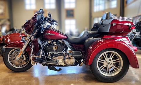 2016 Harley-Davidson Tri Glide® Ultra in Faribault, Minnesota - Photo 5