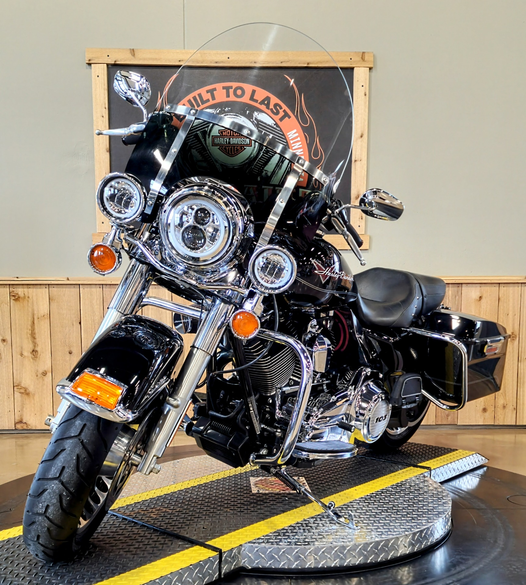 2012 Harley-Davidson Road King® in Faribault, Minnesota - Photo 4