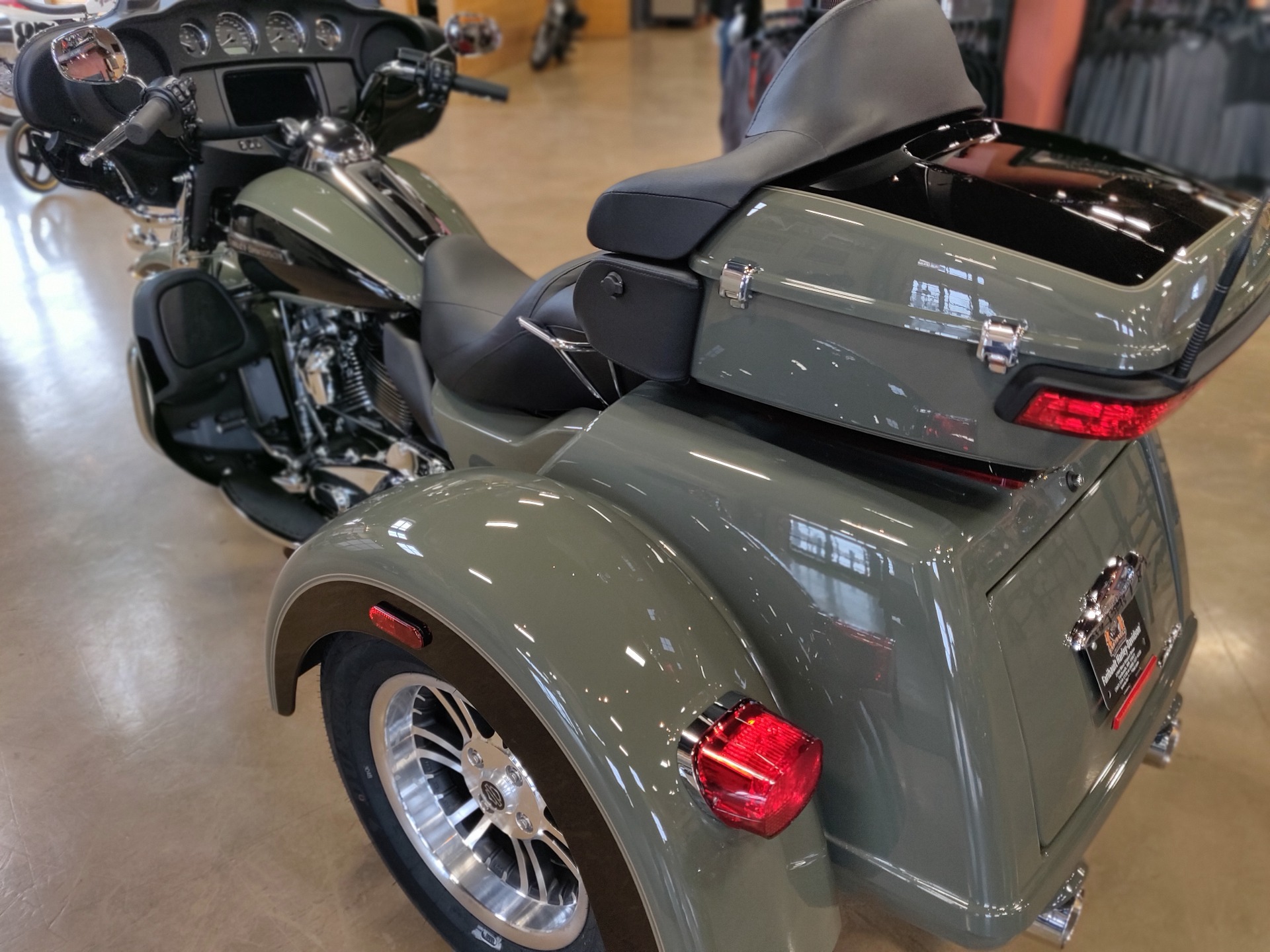 2021 tri glide accessories