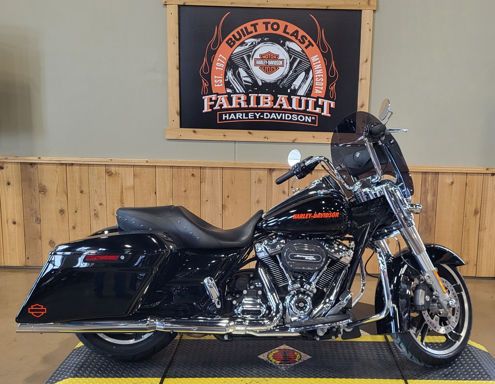 2017 Harley-Davidson Road King® in Faribault, Minnesota - Photo 1