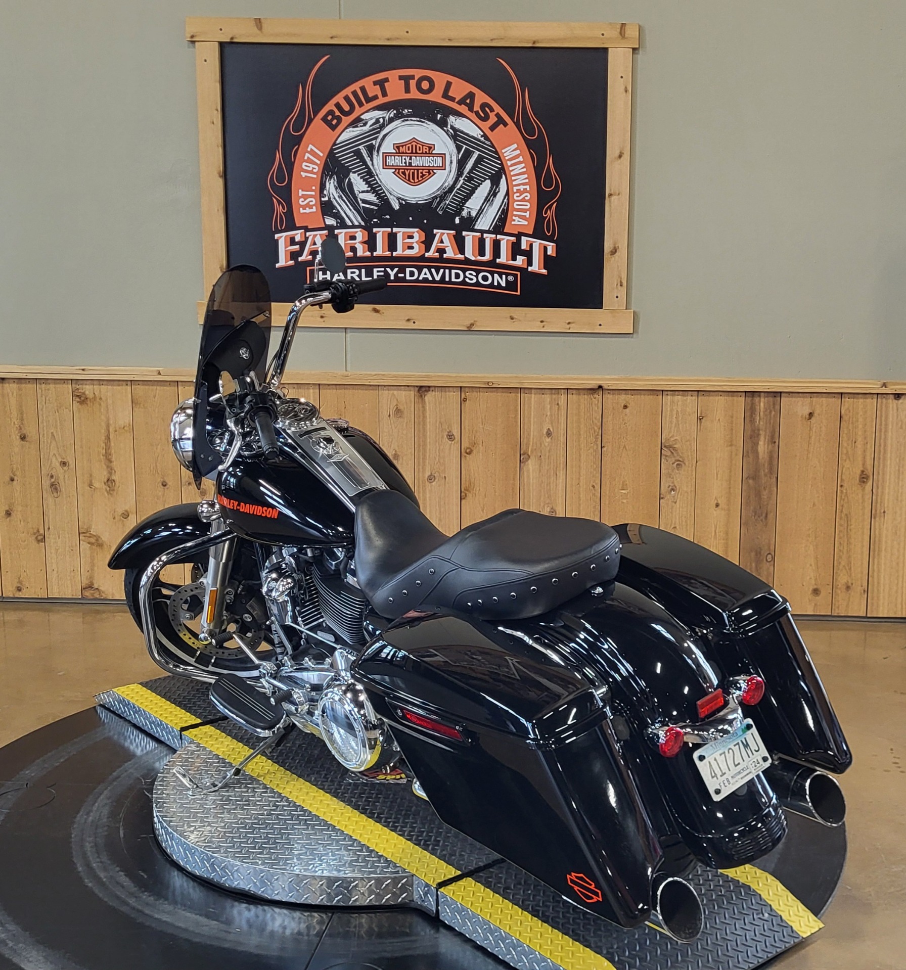 2017 Harley-Davidson Road King® in Faribault, Minnesota - Photo 7