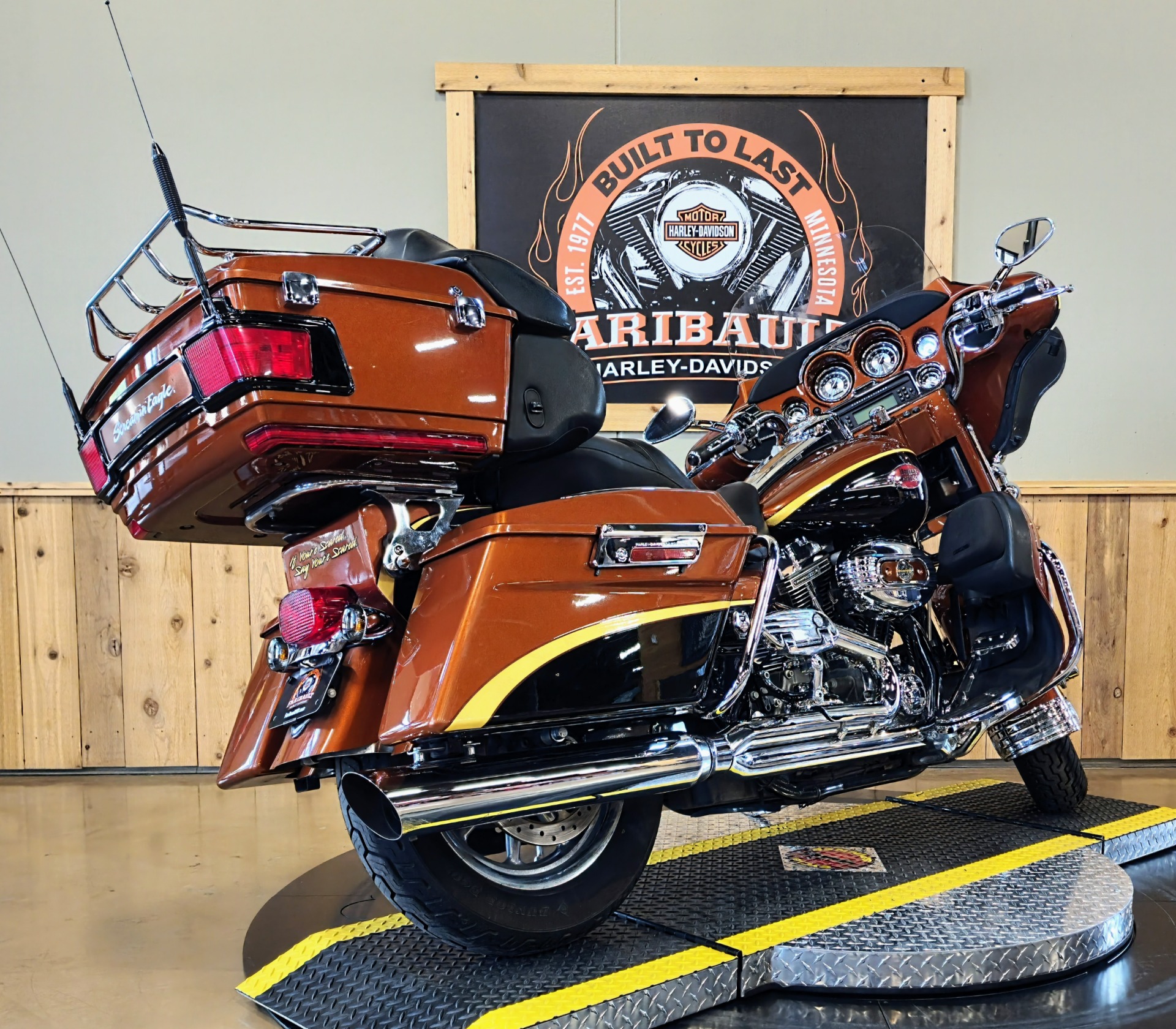 2008 Harley-Davidson CVO™ Screamin' Eagle® Ultra Classic® Electra Glide® in Faribault, Minnesota - Photo 8