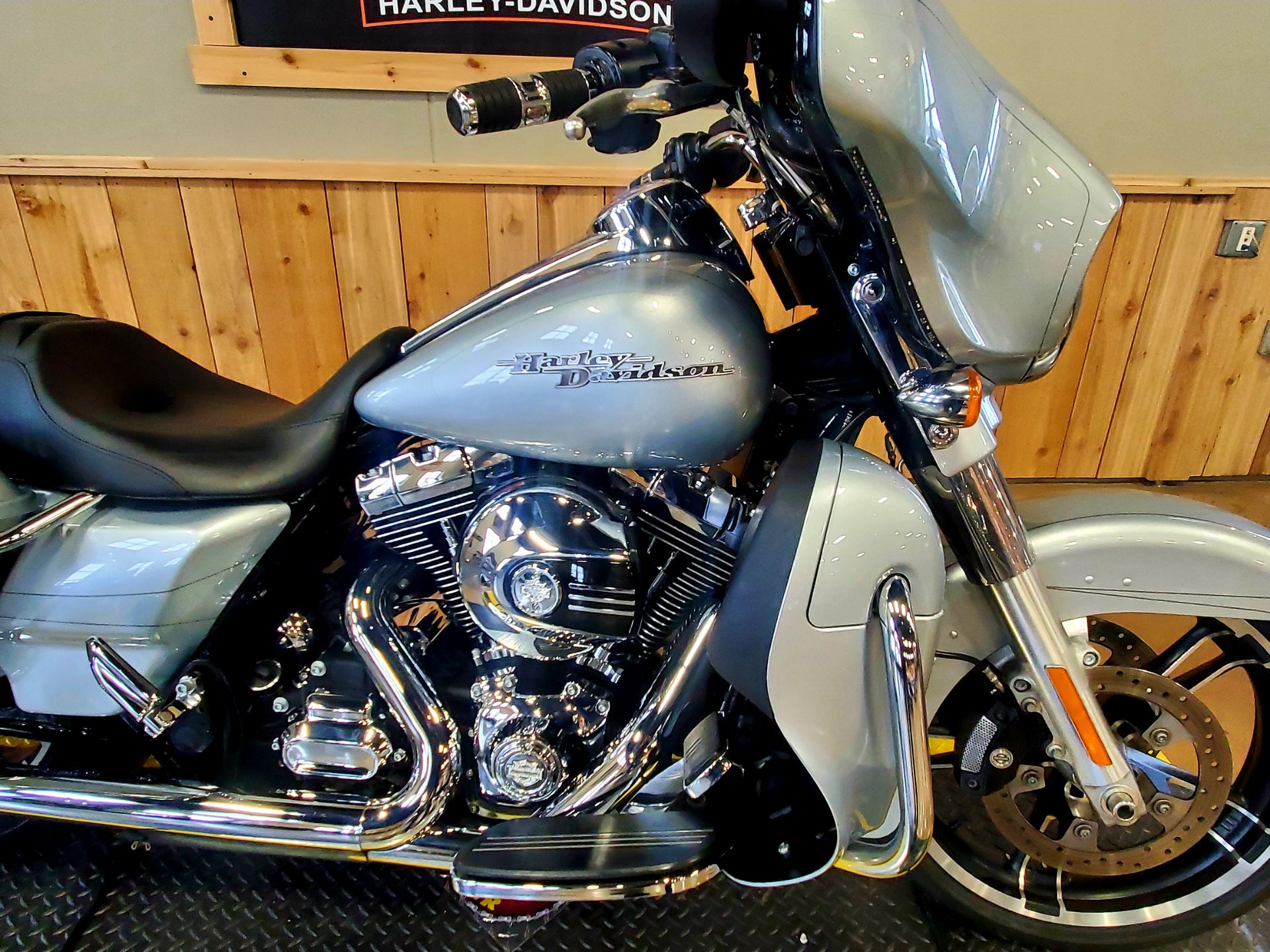 2015 Harley-Davidson Street Glide® Special in Faribault, Minnesota - Photo 3