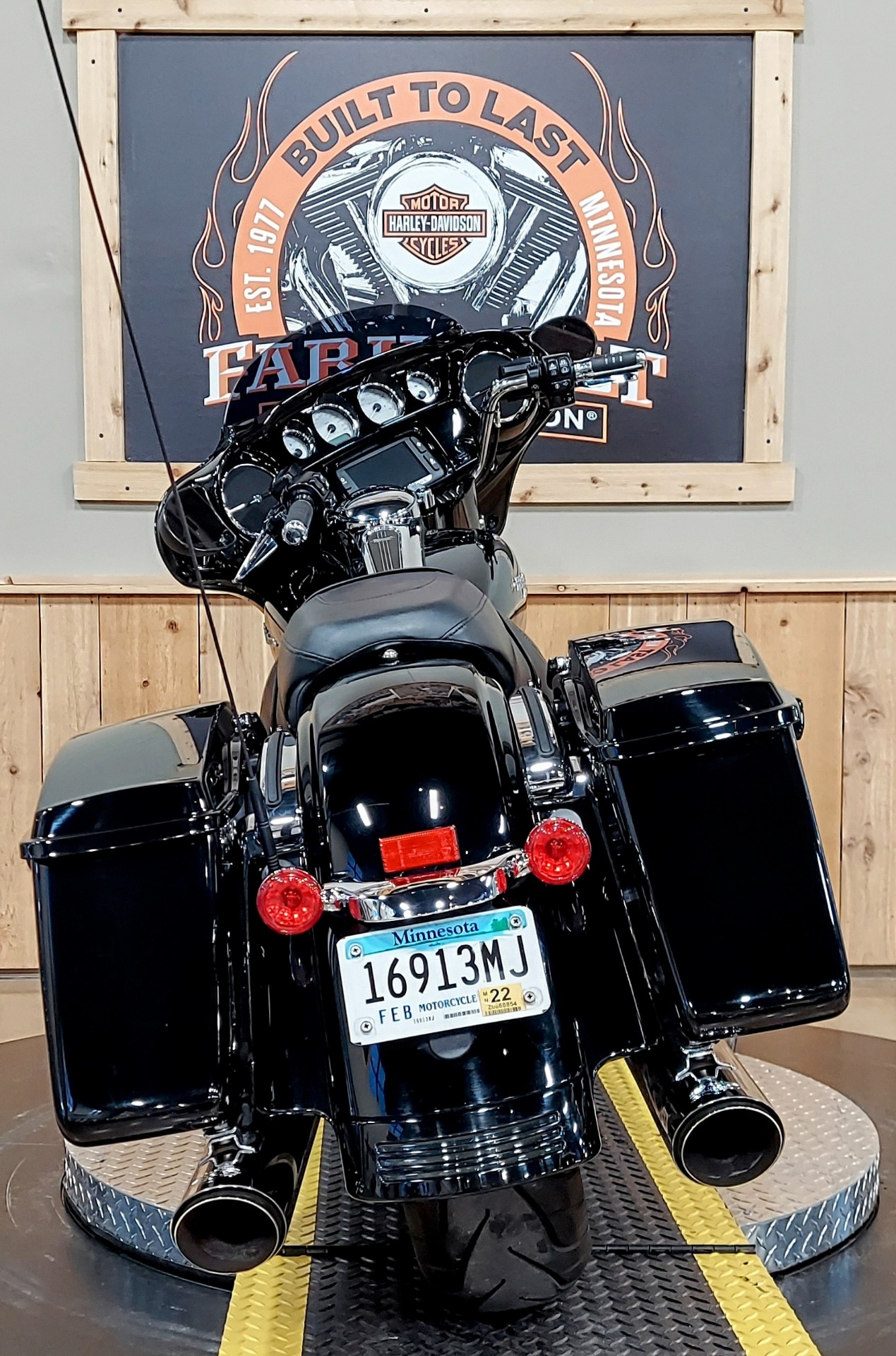 2017 Harley-Davidson Street Glide® Special in Faribault, Minnesota - Photo 7