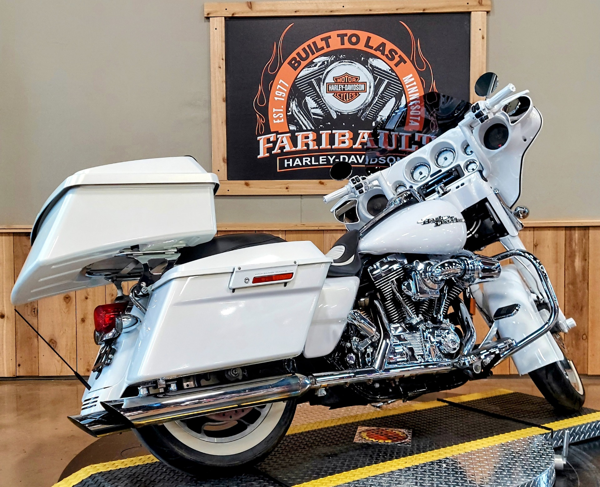 2008 Harley-Davidson Street Glide® in Faribault, Minnesota - Photo 8