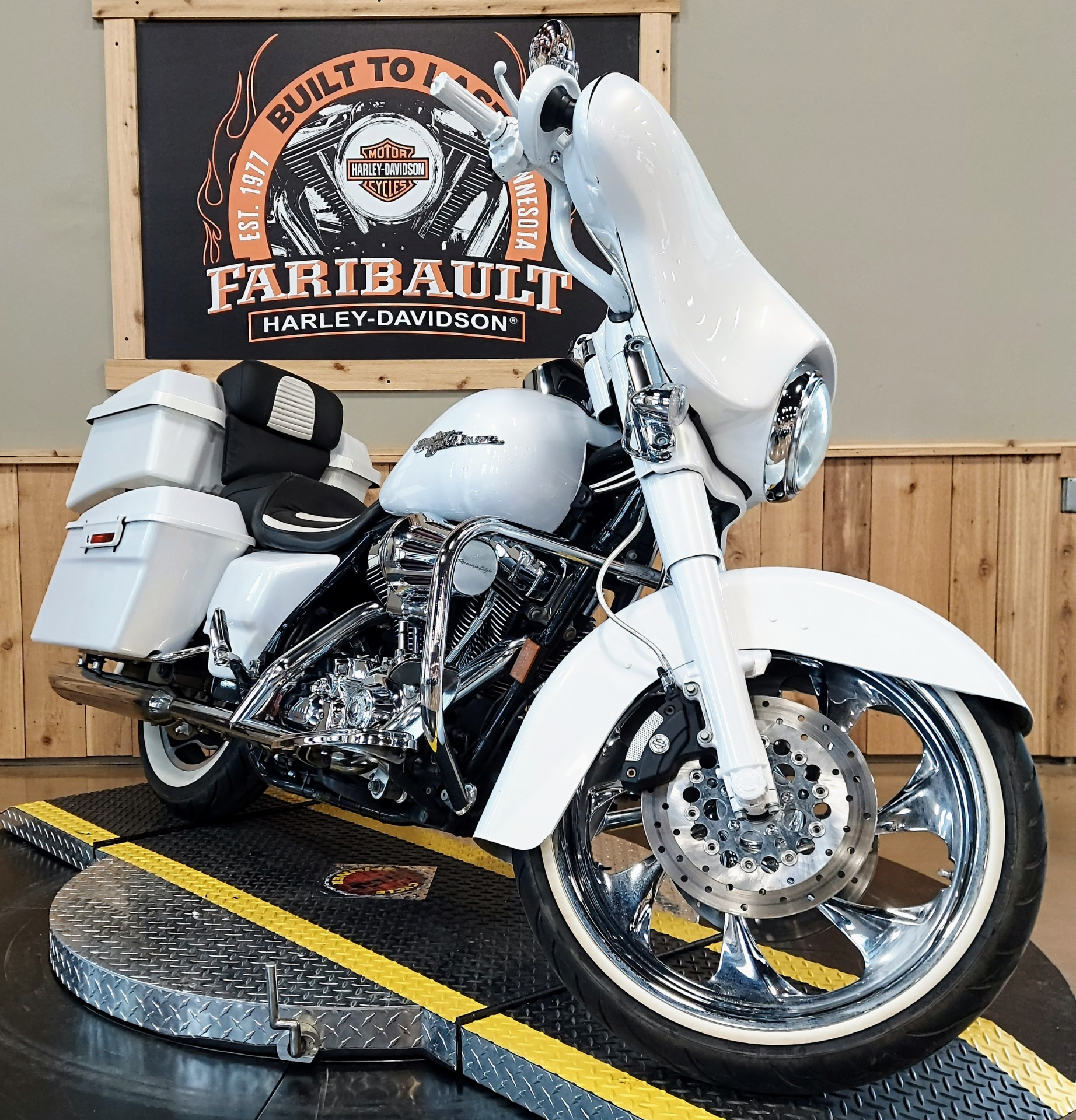 2008 Harley-Davidson Street Glide® in Faribault, Minnesota - Photo 2