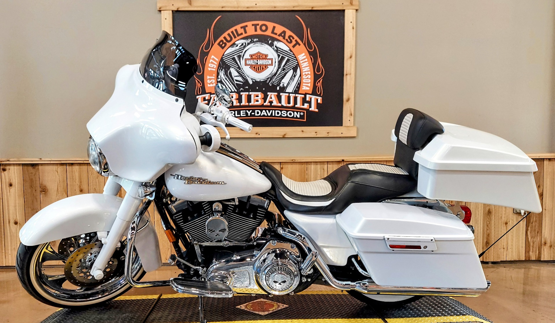2008 Harley-Davidson Street Glide® in Faribault, Minnesota - Photo 5