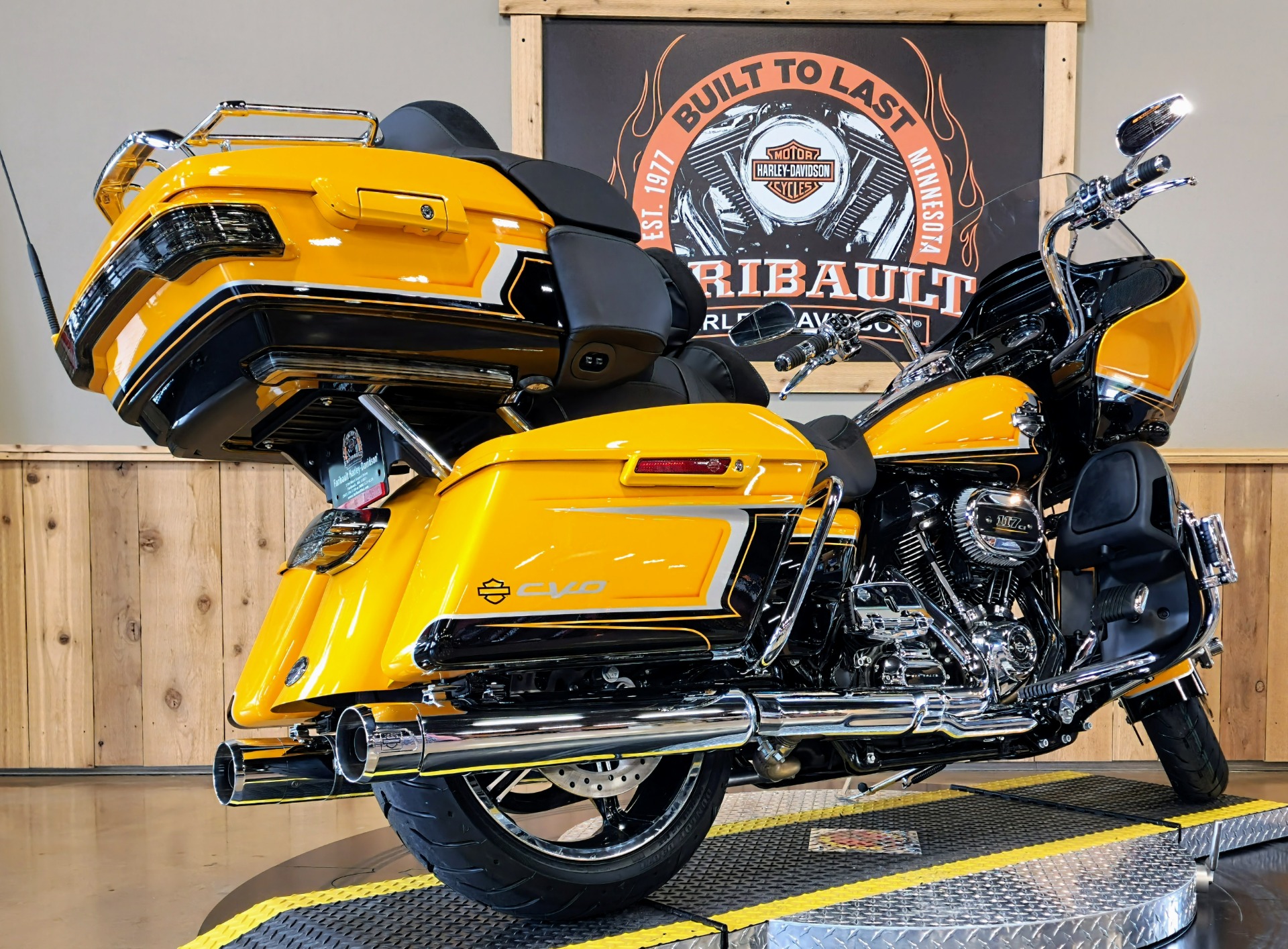 2022 Harley-Davidson CVO™ Road Glide® Limited in Faribault, Minnesota - Photo 8