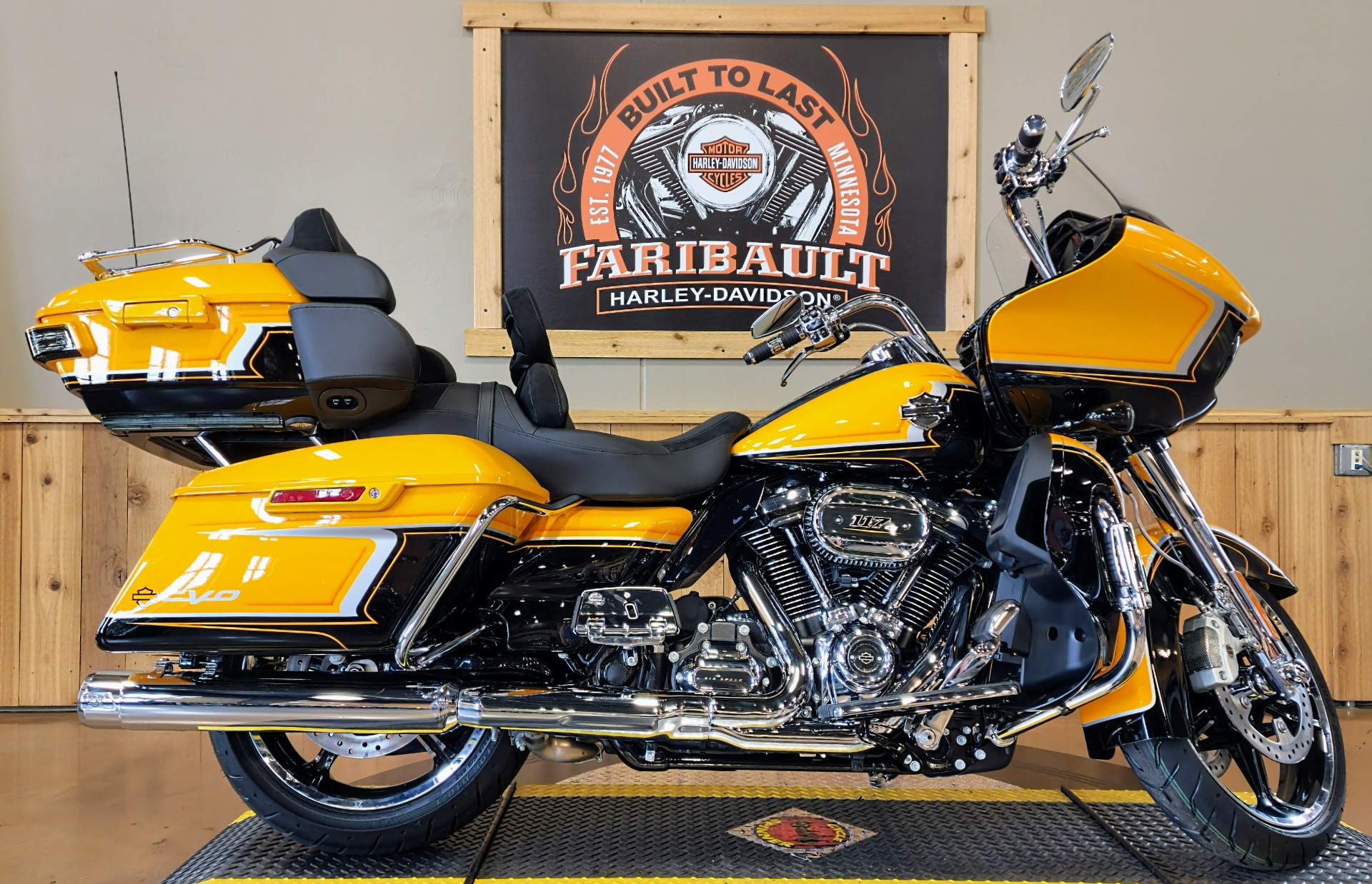 2022 Harley-Davidson CVO™ Road Glide® Limited in Faribault, Minnesota - Photo 1