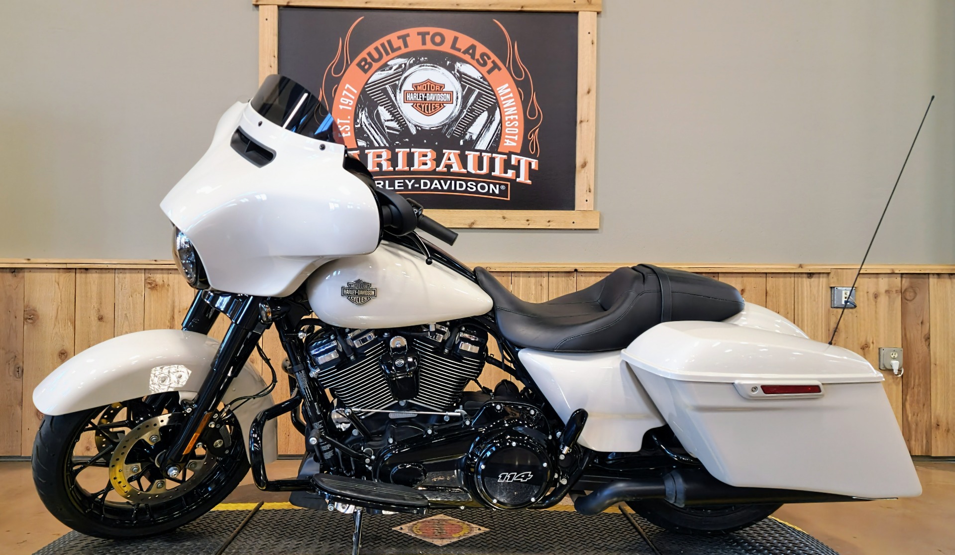 2022 Harley-Davidson Street Glide® Special in Faribault, Minnesota - Photo 5