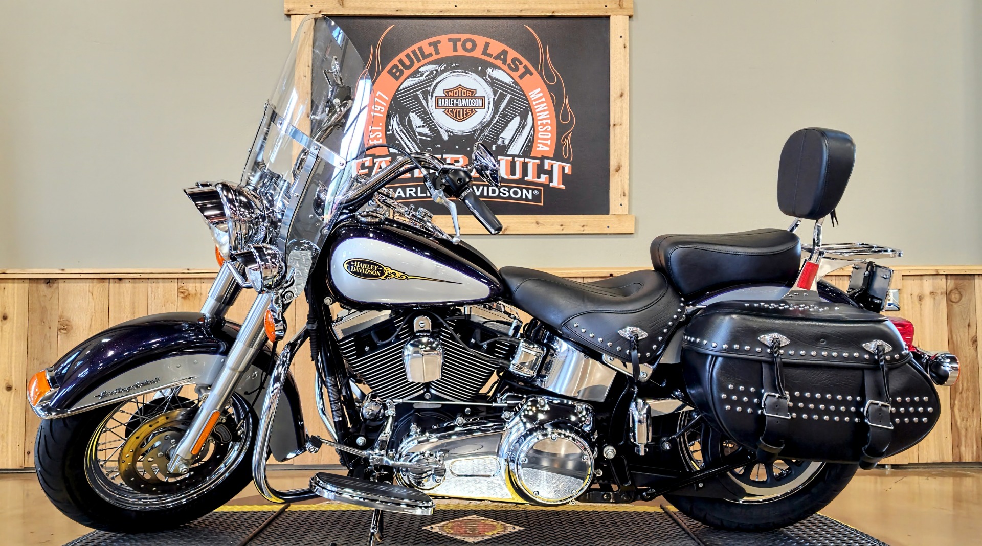 2009 Harley-Davidson Heritage Softail® Classic in Faribault, Minnesota - Photo 5