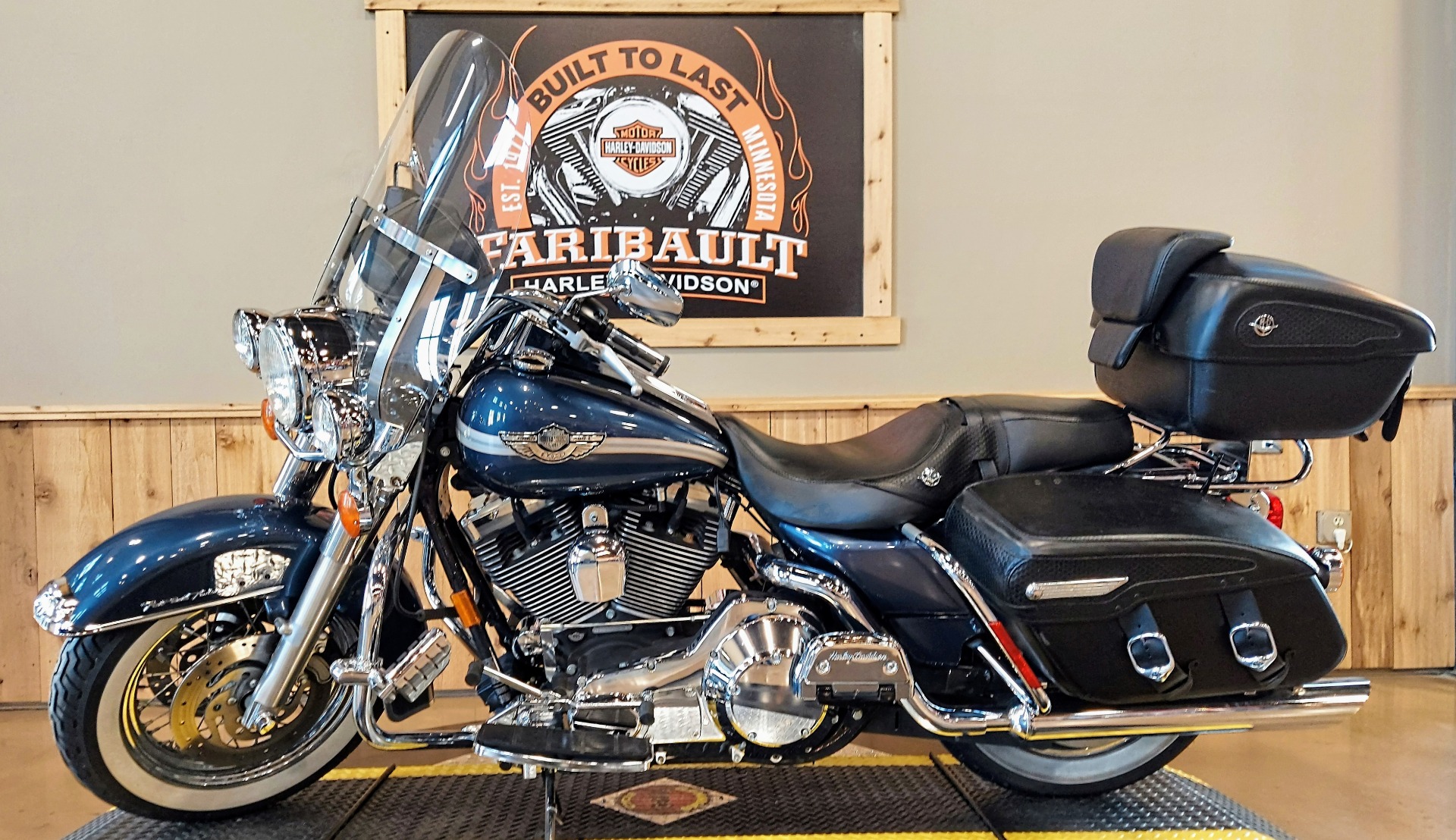 2003 Harley-Davidson FLHRCI Road King® Classic in Faribault, Minnesota - Photo 5