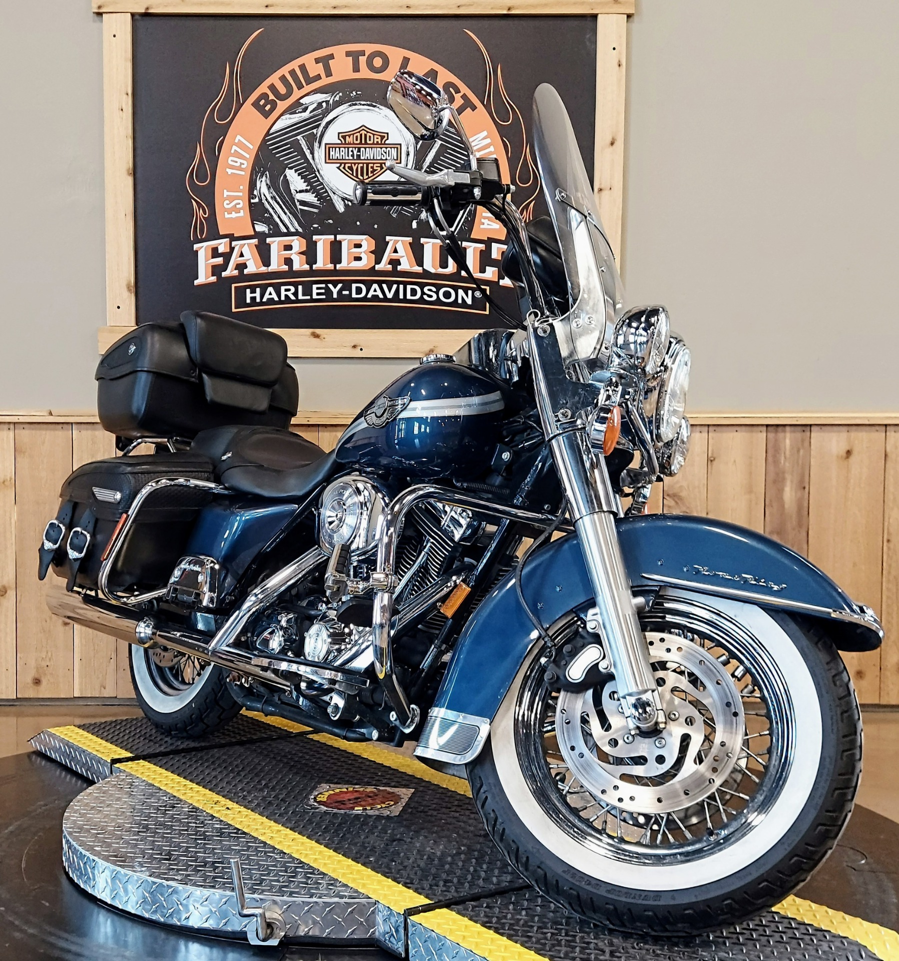2003 Harley-Davidson FLHRCI Road King® Classic in Faribault, Minnesota - Photo 2