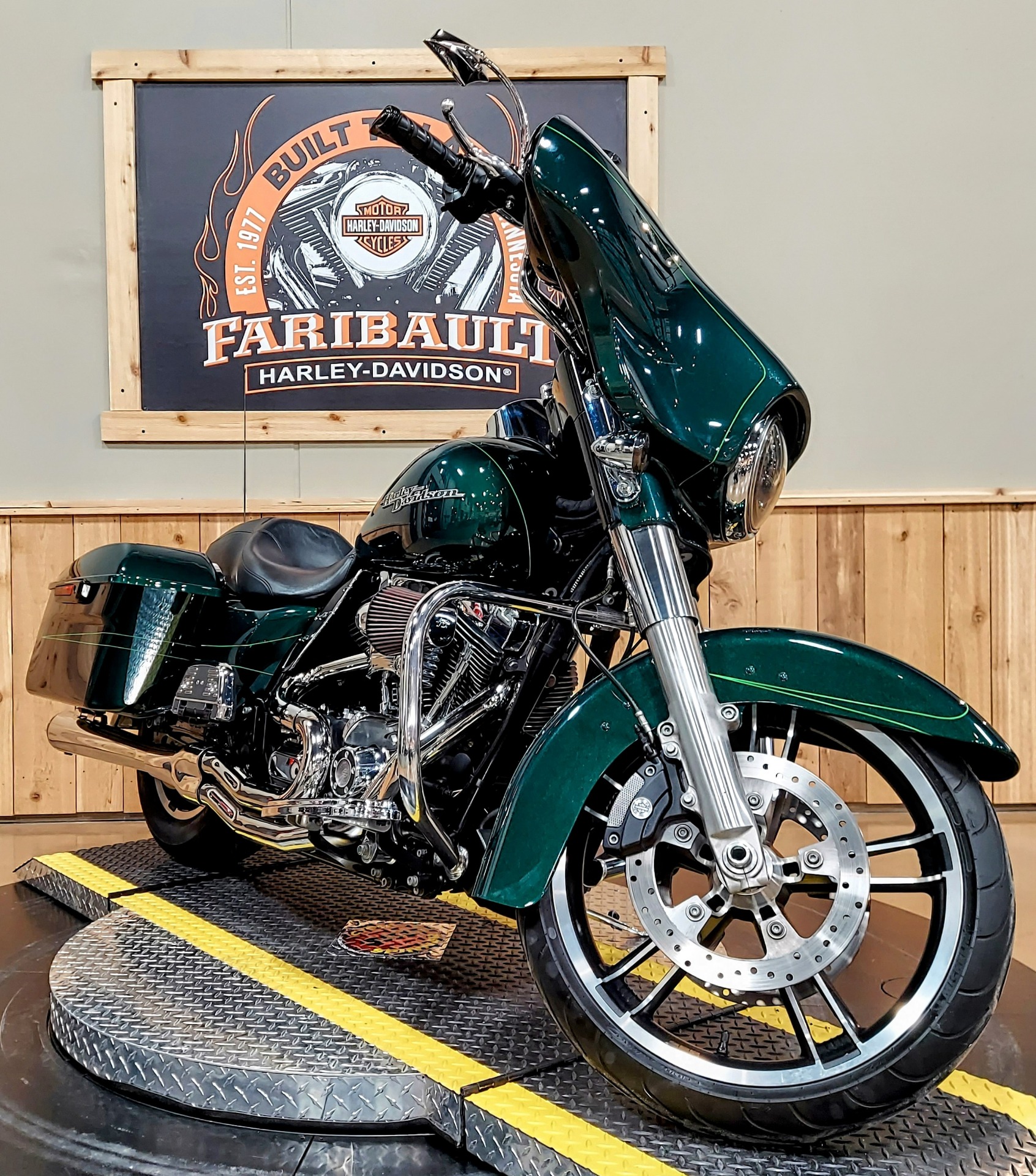 2015 Harley-Davidson Street Glide® Special in Faribault, Minnesota - Photo 2