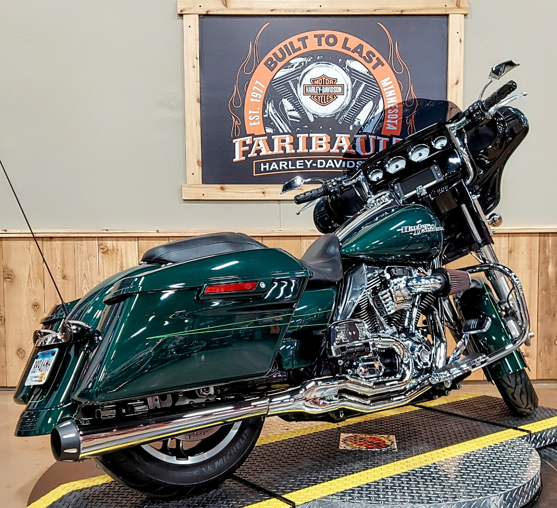 2015 Harley-Davidson Street Glide® Special in Faribault, Minnesota - Photo 8