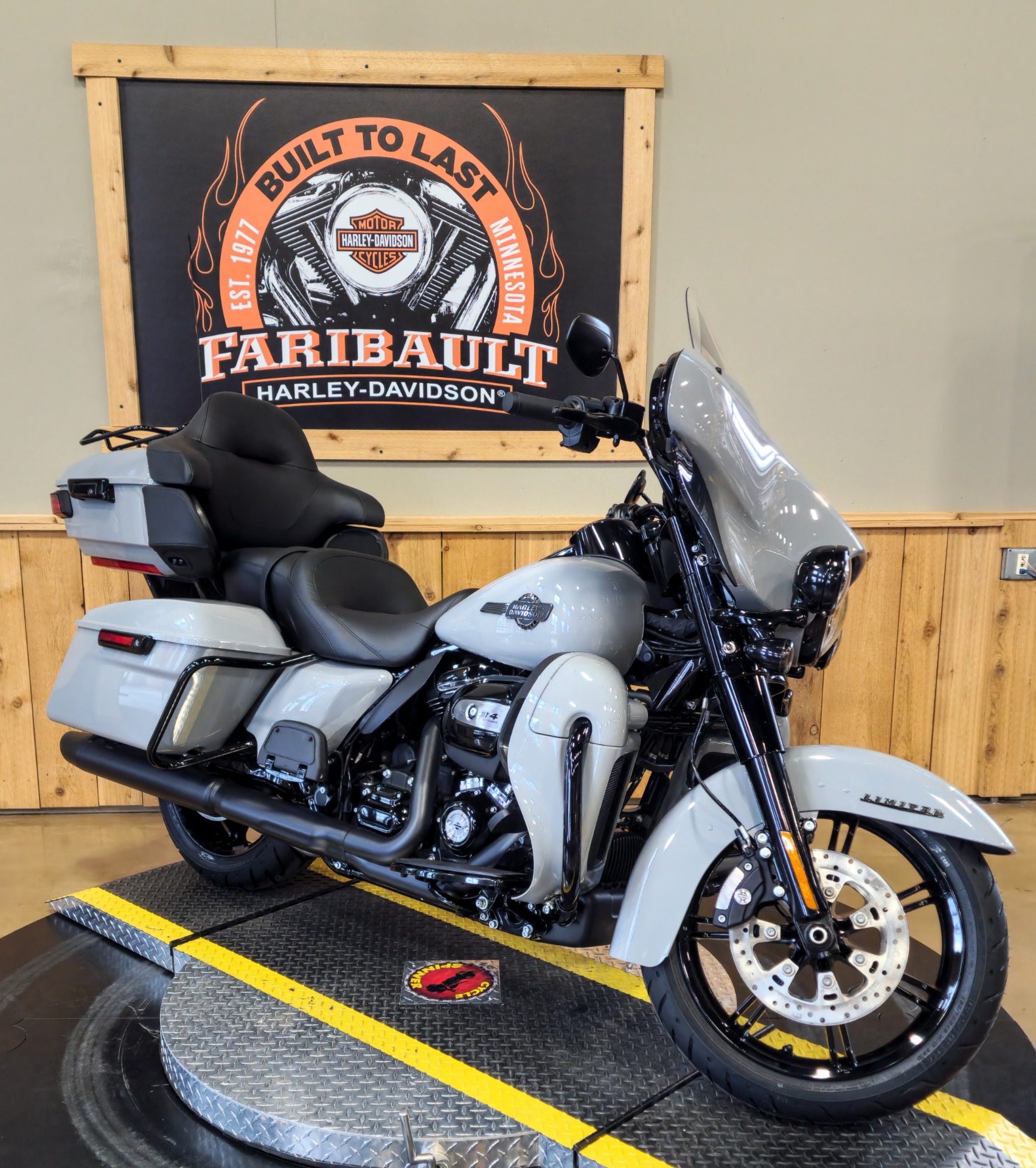 2024 Harley-Davidson Ultra Limited in Faribault, Minnesota - Photo 2