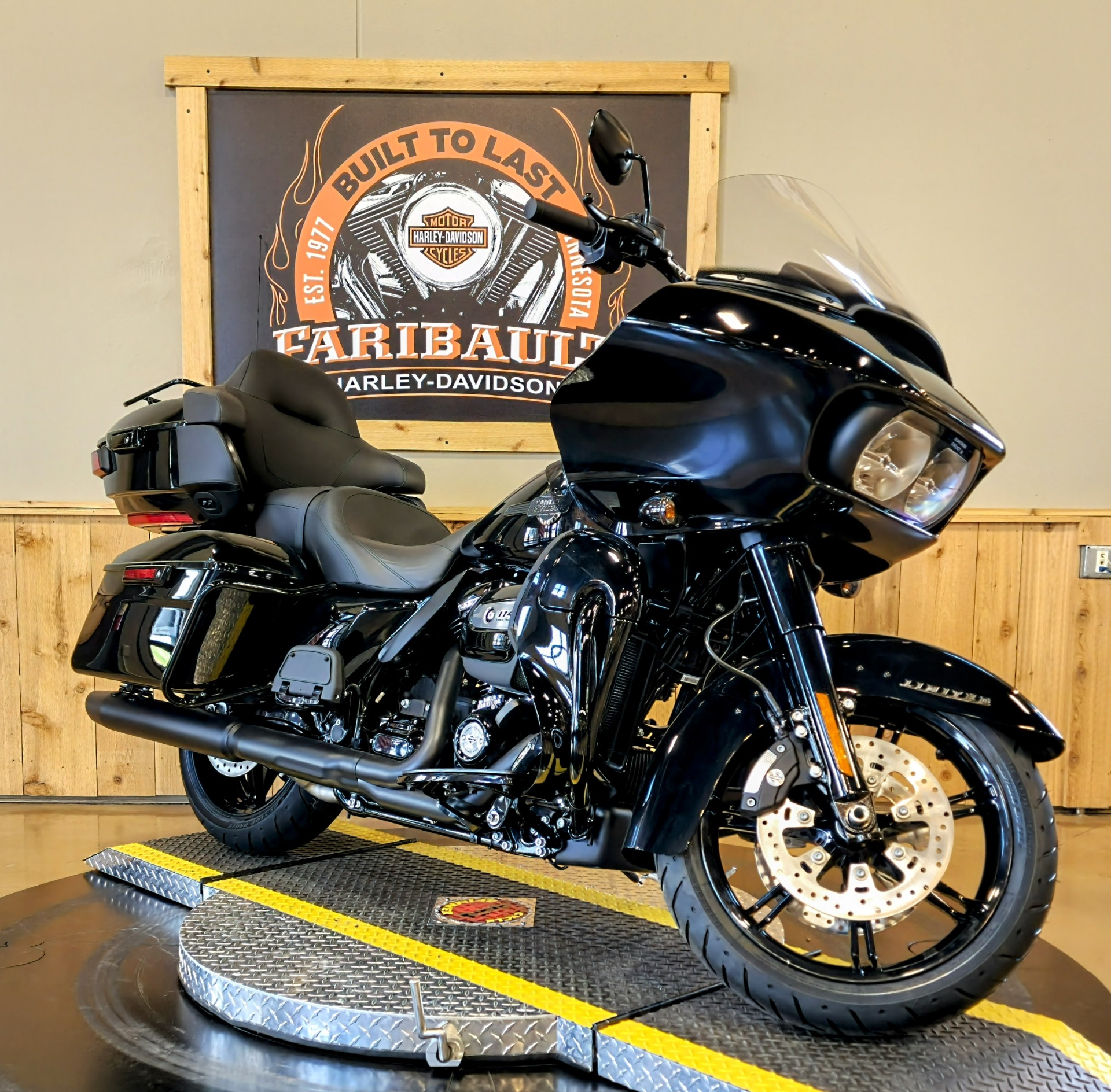 2023 Harley-Davidson Road Glide® Limited in Faribault, Minnesota - Photo 2