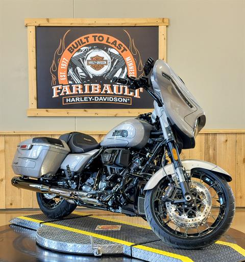 2023 Harley-Davidson CVO™ Street Glide® in Faribault, Minnesota - Photo 2