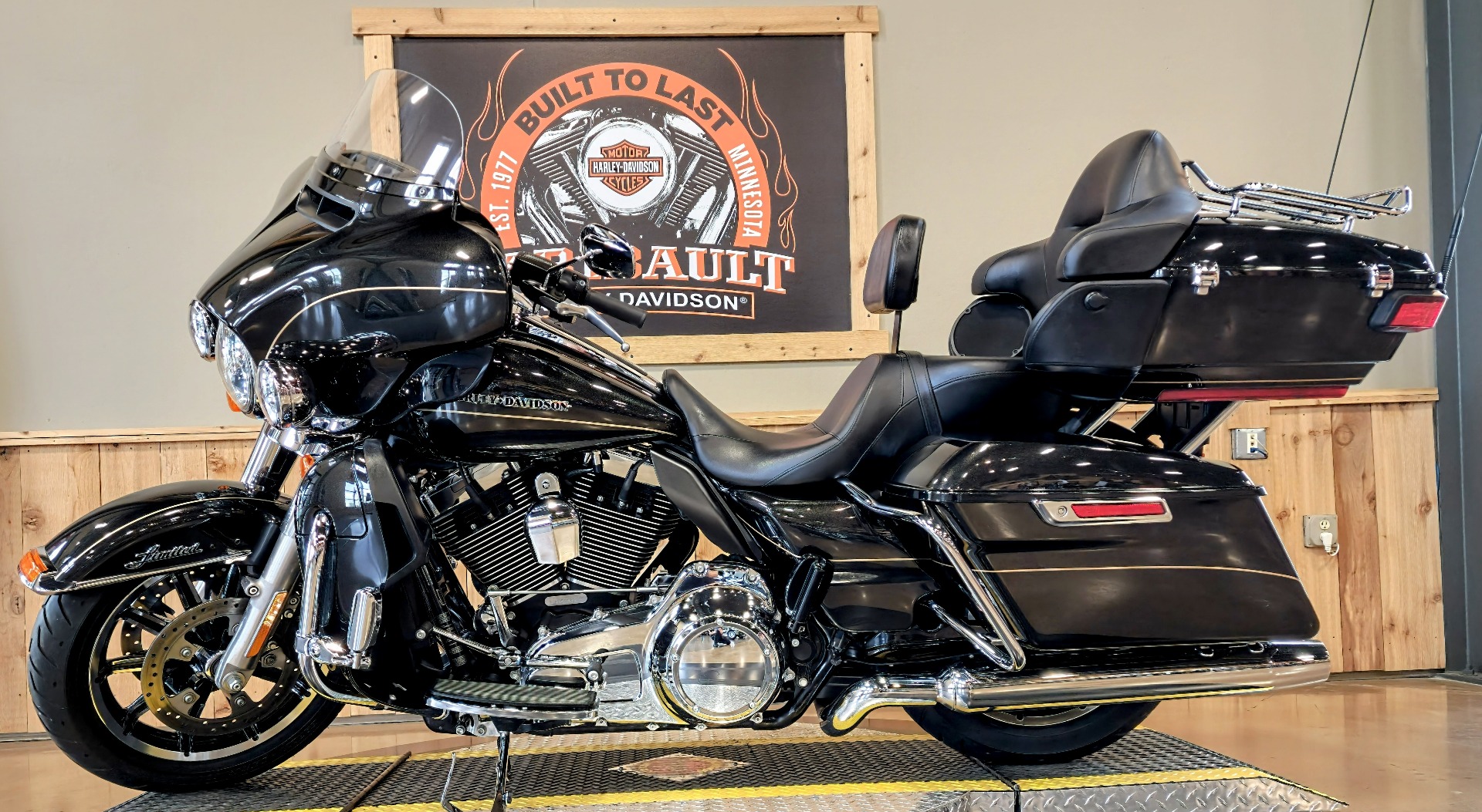 2016 Harley-Davidson Ultra Limited Low in Faribault, Minnesota - Photo 5