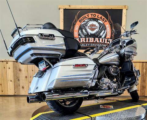 2016 Harley-Davidson CVO™ Road Glide™ Ultra in Faribault, Minnesota - Photo 8