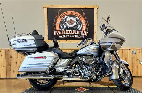 2016 Harley-Davidson CVO™ Road Glide™ Ultra in Faribault, Minnesota - Photo 1