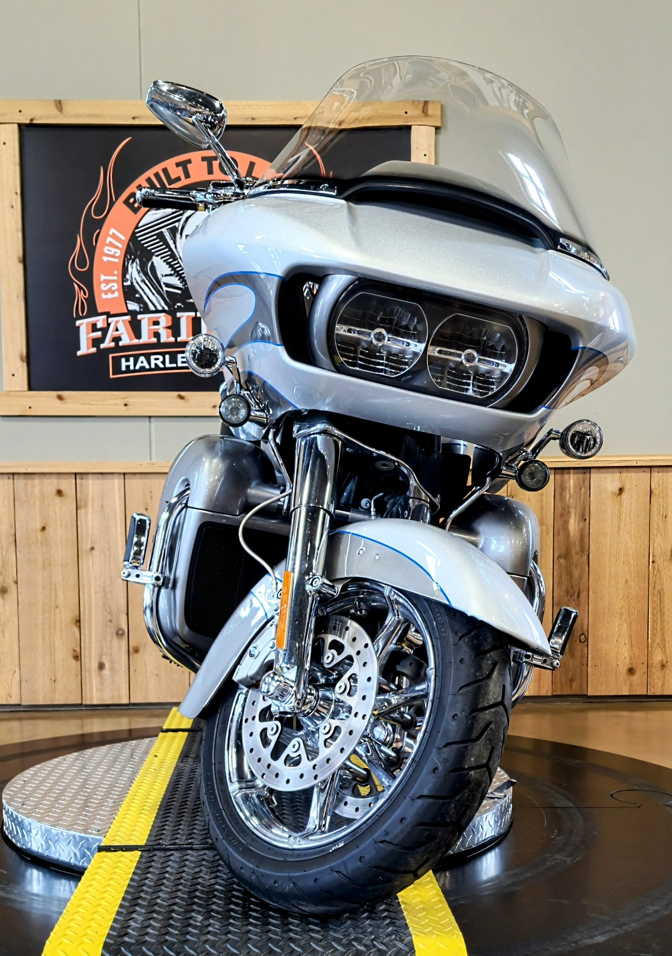 2016 Harley-Davidson CVO™ Road Glide™ Ultra in Faribault, Minnesota - Photo 3