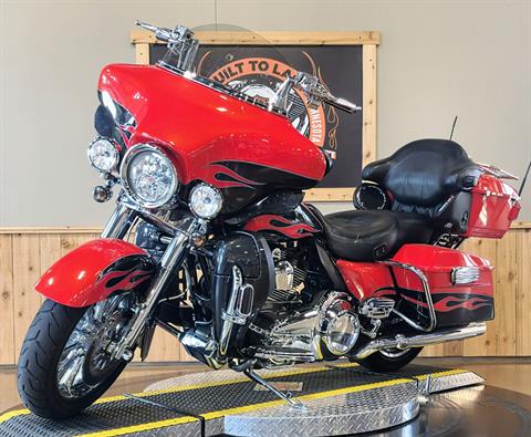 2010 Harley-Davidson CVO™ Ultra Classic® Electra Glide® in Faribault, Minnesota - Photo 4