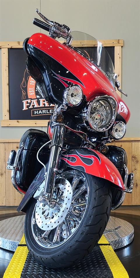 2010 Harley-Davidson CVO™ Ultra Classic® Electra Glide® in Faribault, Minnesota - Photo 3