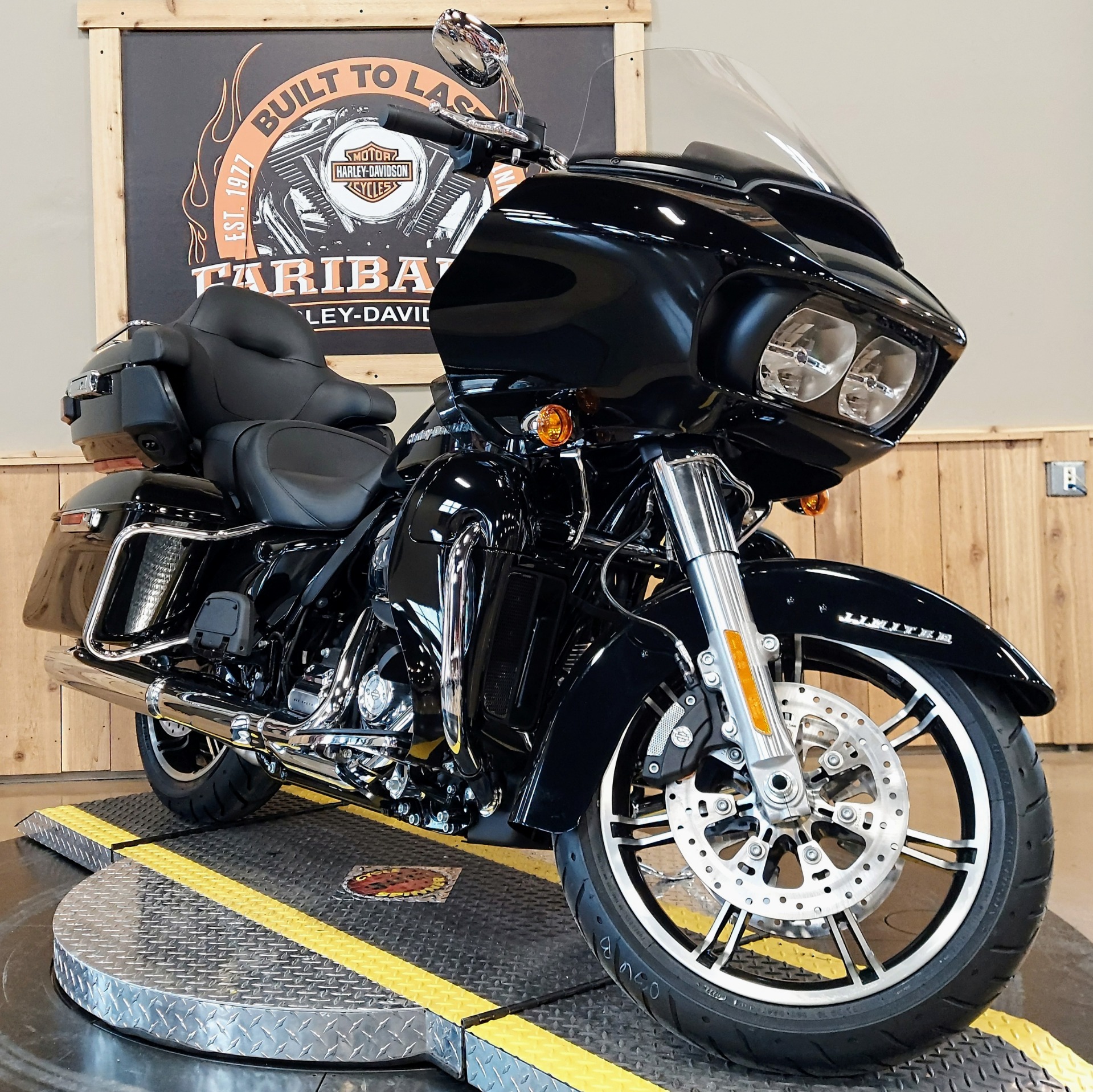 2022 Harley-Davidson Road Glide® Limited in Faribault, Minnesota - Photo 2