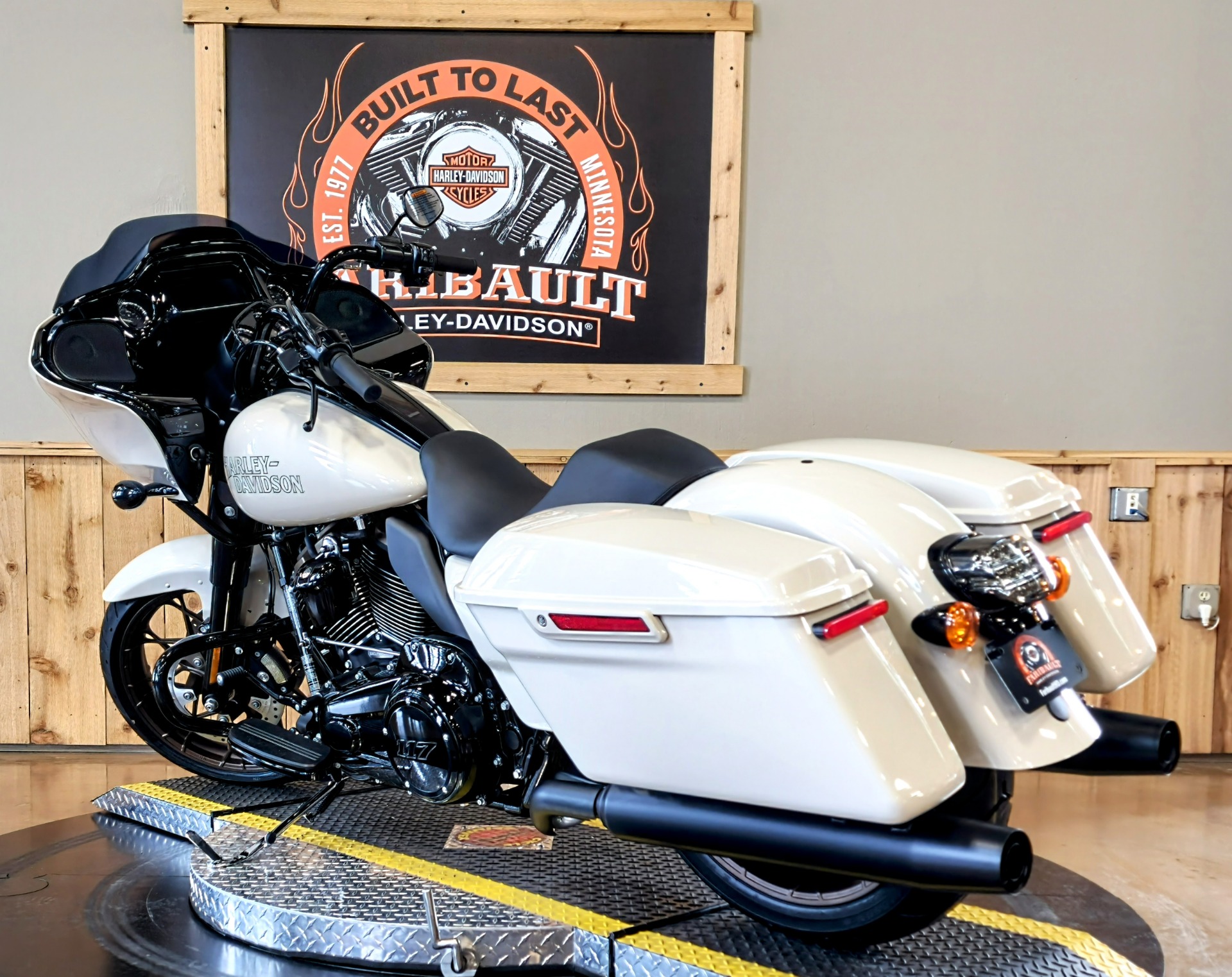 2023 Harley-Davidson Road Glide® ST in Faribault, Minnesota - Photo 6