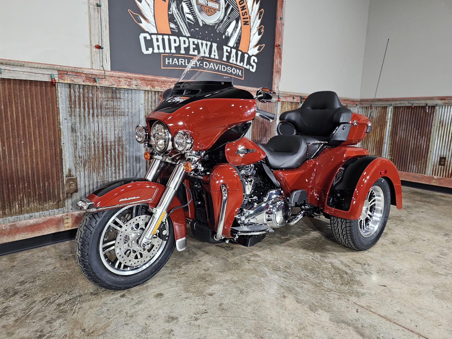 2024 Harley-Davidson Tri Glide® Ultra in Chippewa Falls, Wisconsin - Photo 12