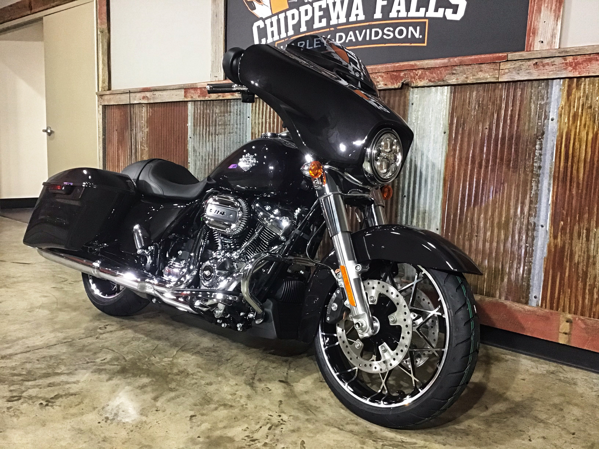 2021 Harley-Davidson Street Glide® Special in Chippewa Falls, Wisconsin - Photo 3