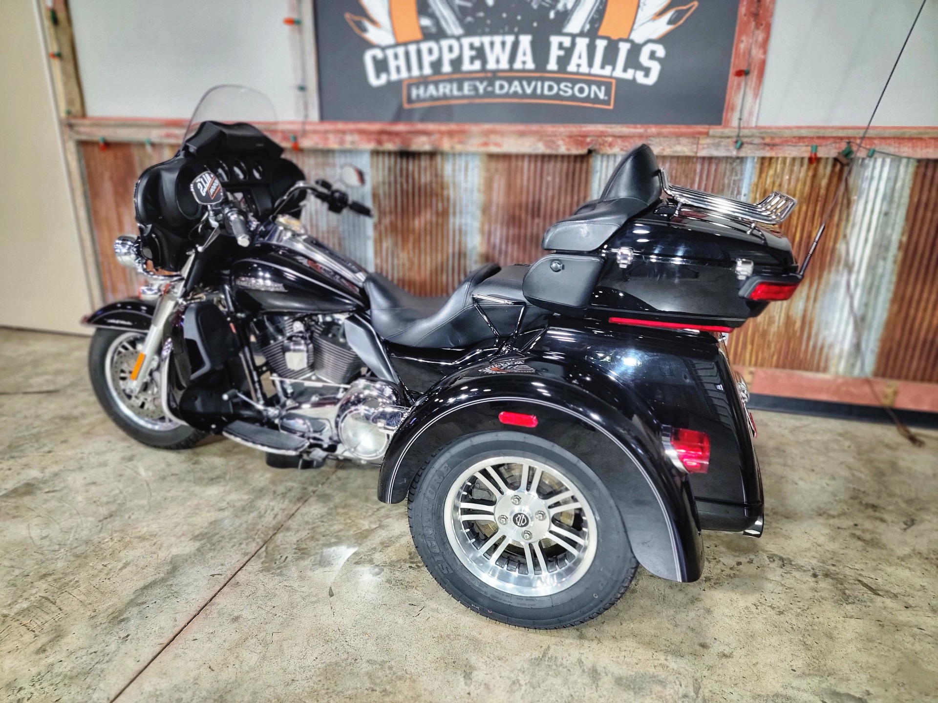 2014 Harley-Davidson Tri Glide® Ultra in Chippewa Falls, Wisconsin - Photo 16