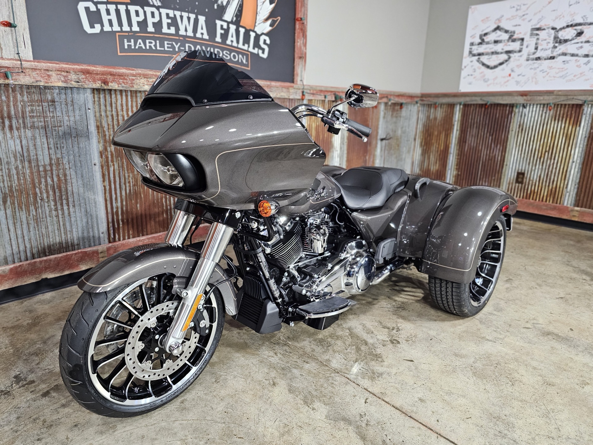 2023 Harley-Davidson Road Glide® 3 in Chippewa Falls, Wisconsin - Photo 17