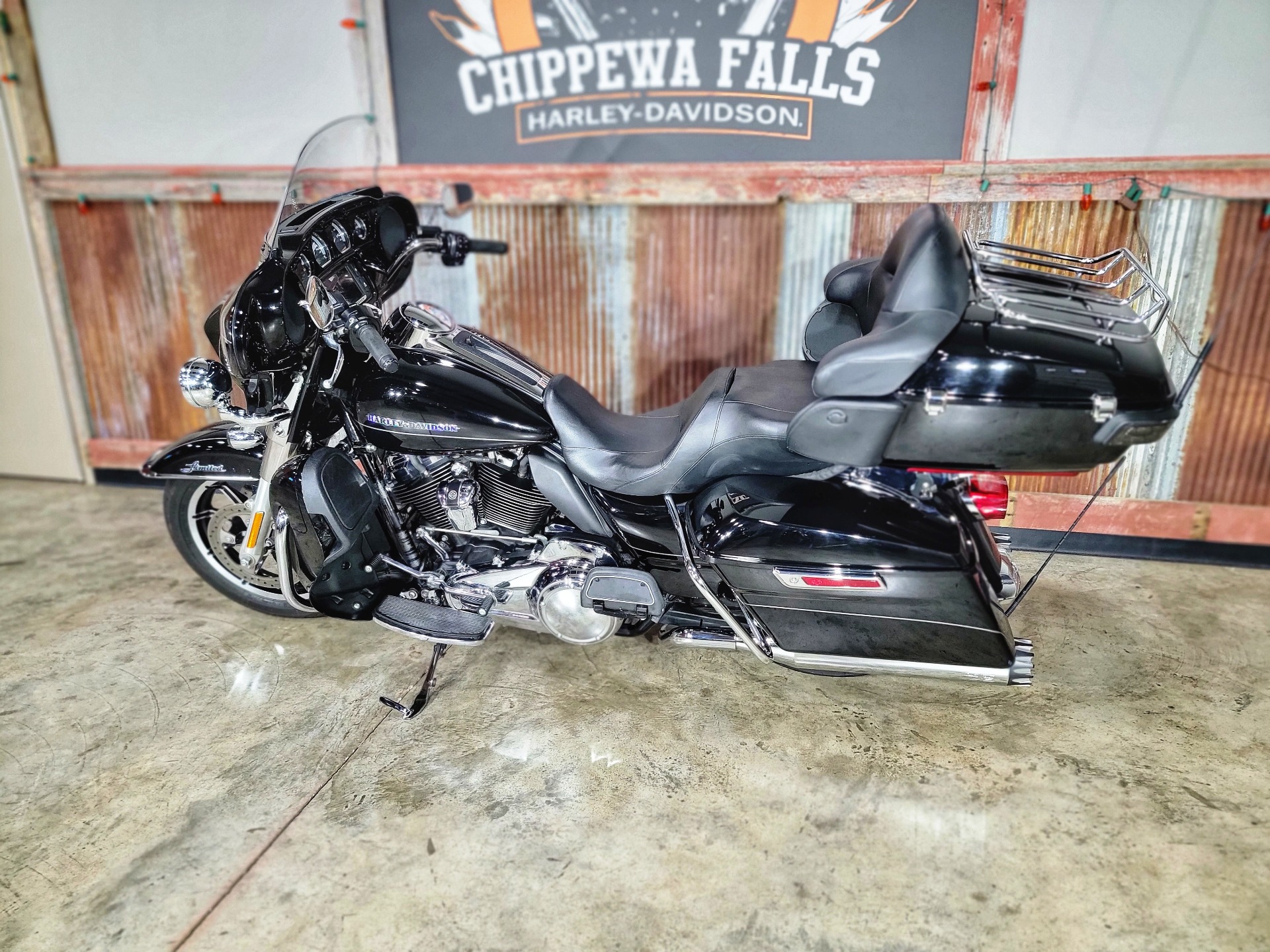 2017 Harley-Davidson Ultra Limited in Chippewa Falls, Wisconsin - Photo 14