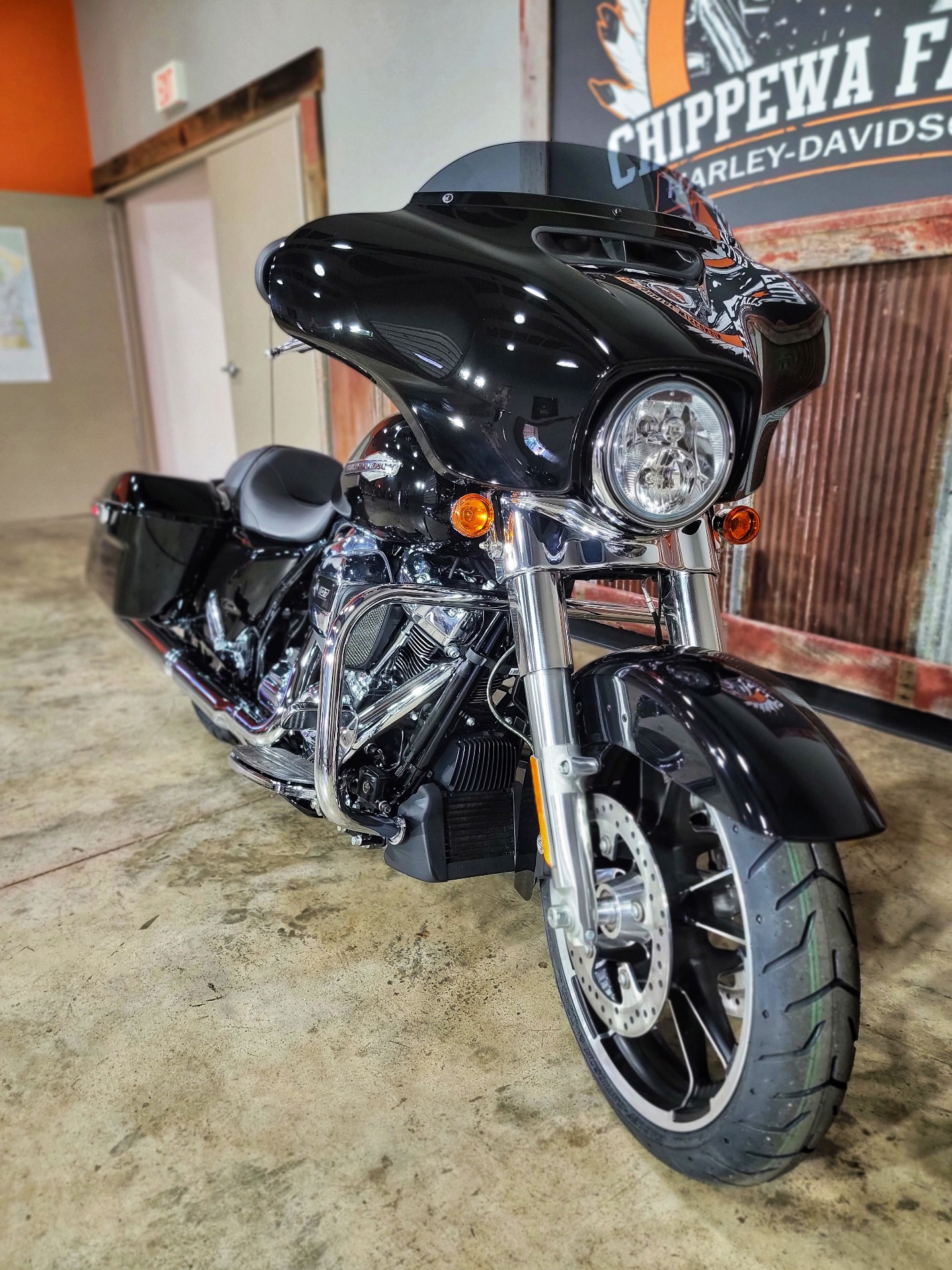 2021 Harley-Davidson Street Glide® in Chippewa Falls, Wisconsin - Photo 5