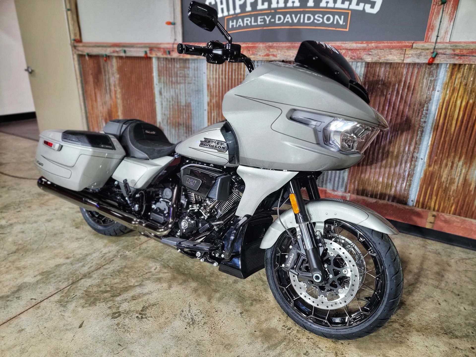 2023 Harley-Davidson CVO™ Road Glide® in Chippewa Falls, Wisconsin - Photo 4