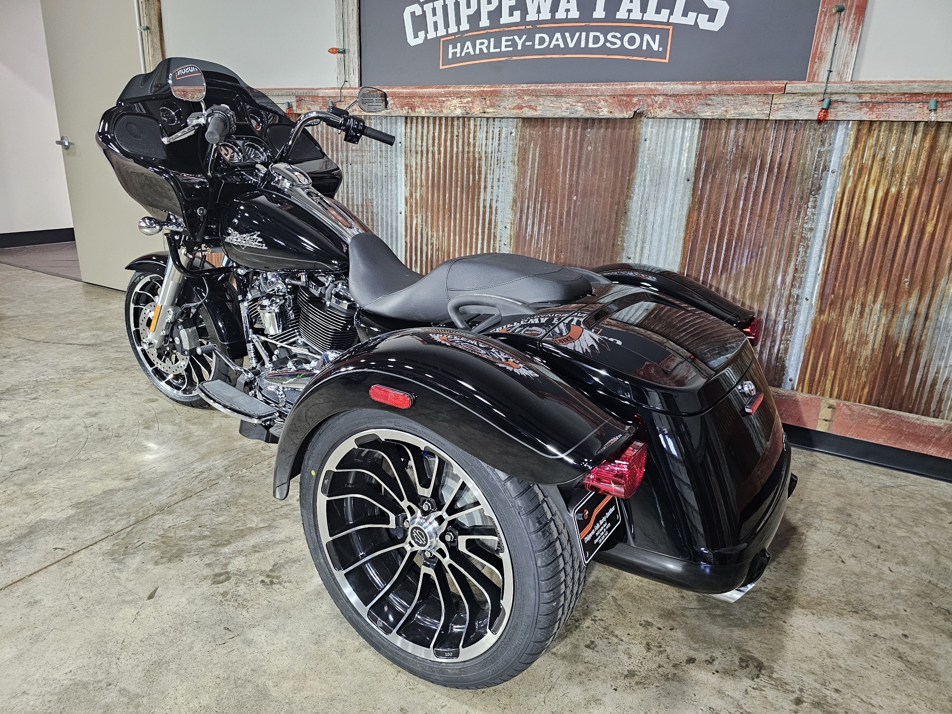 2024 Harley-Davidson Road Glide® 3 in Chippewa Falls, Wisconsin - Photo 11