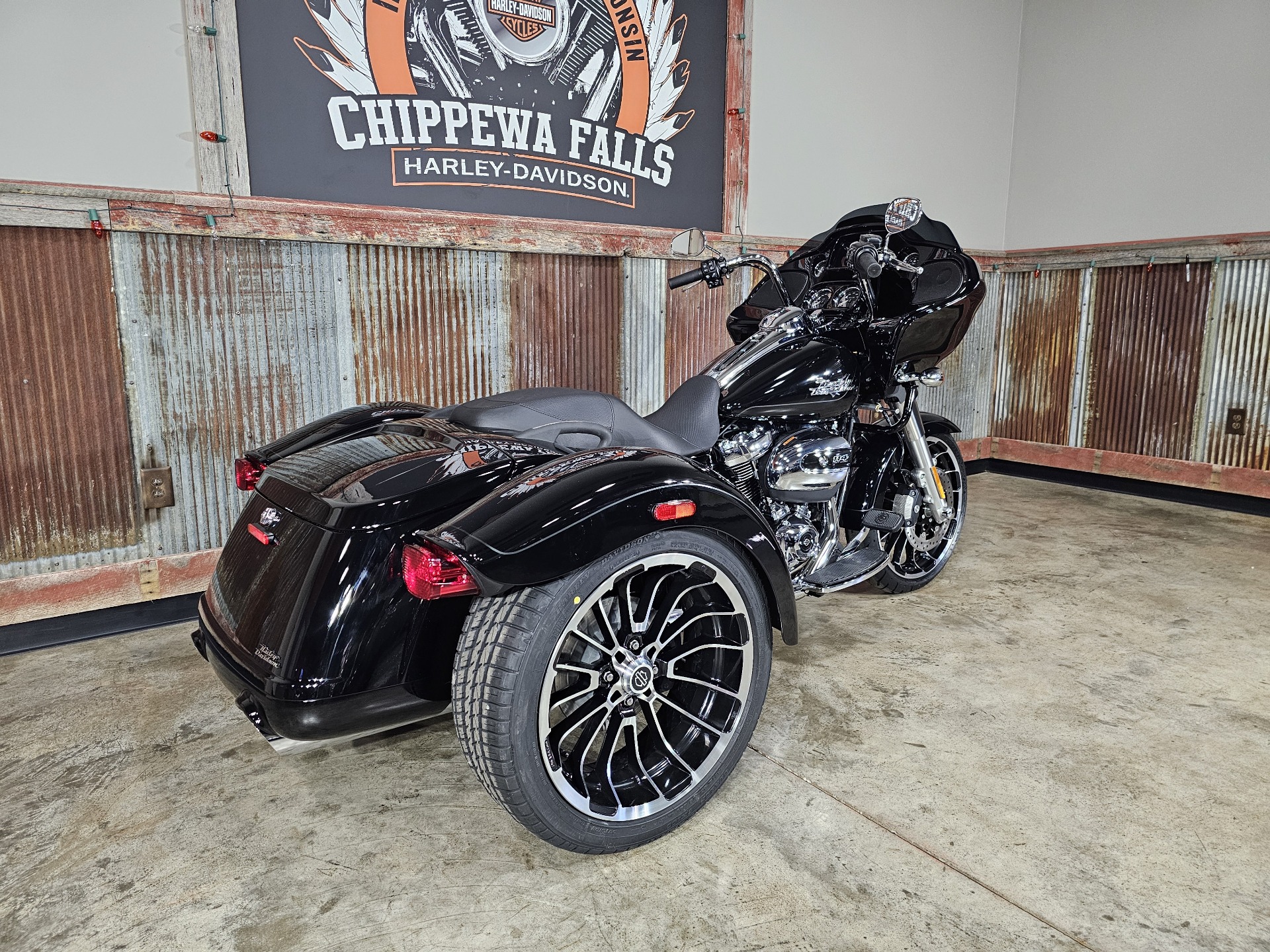 2024 Harley-Davidson Road Glide® 3 in Chippewa Falls, Wisconsin - Photo 8