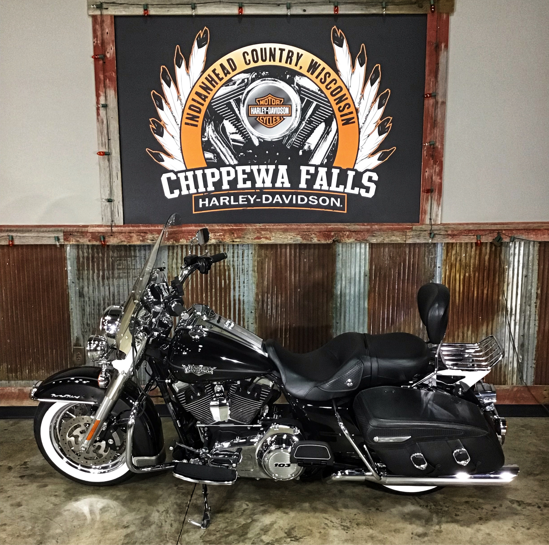 2011 Harley-Davidson Road King® Classic in Chippewa Falls, Wisconsin - Photo 12