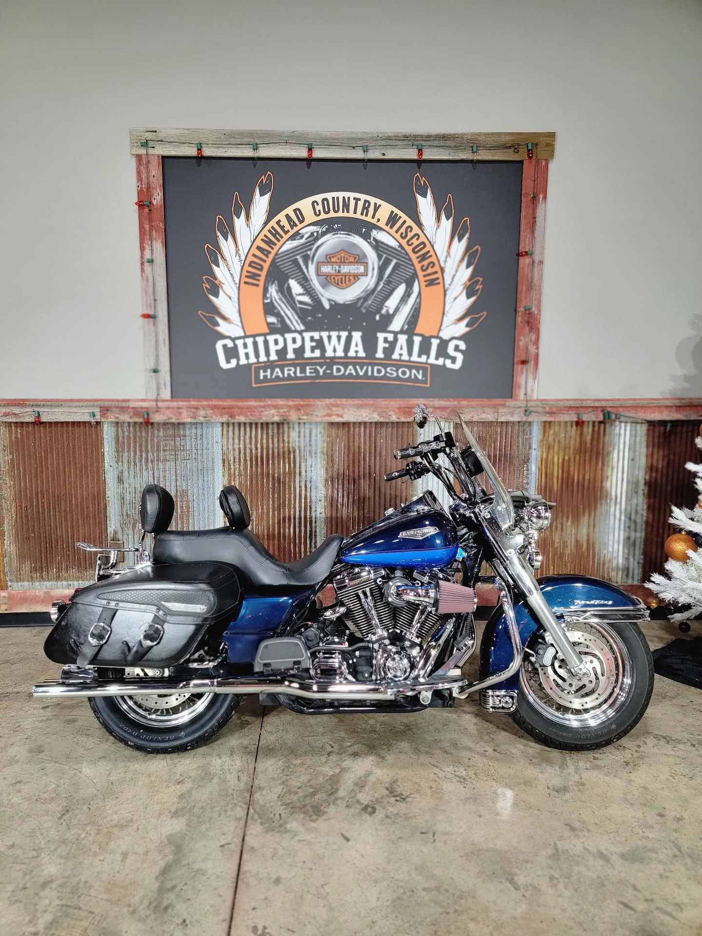 2004 Harley-Davidson FLHR/FLHRI Road King® in Chippewa Falls, Wisconsin - Photo 2