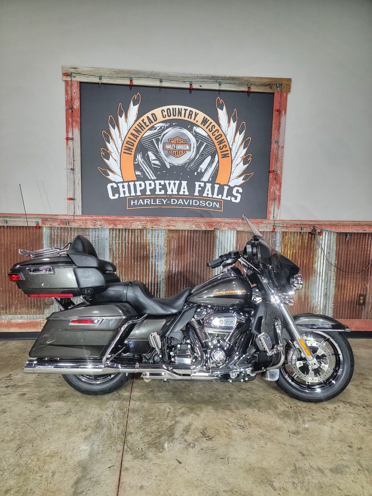 2019 Harley-Davidson Ultra Limited in Chippewa Falls, Wisconsin - Photo 2