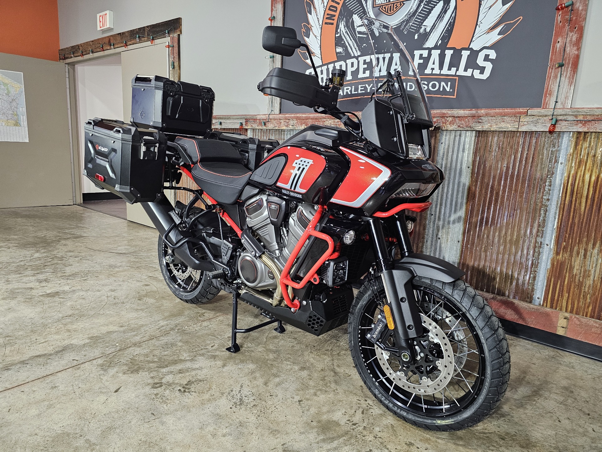 2024 Harley-Davidson CVO™ Pan America® in Chippewa Falls, Wisconsin - Photo 4