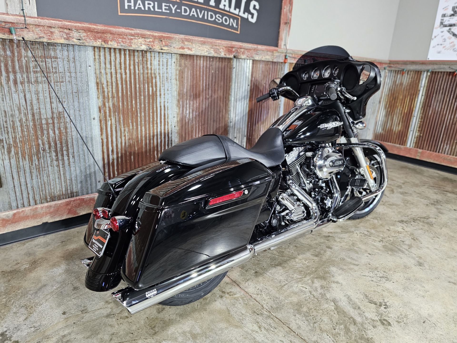 2014 Harley-Davidson Street Glide® in Chippewa Falls, Wisconsin - Photo 5